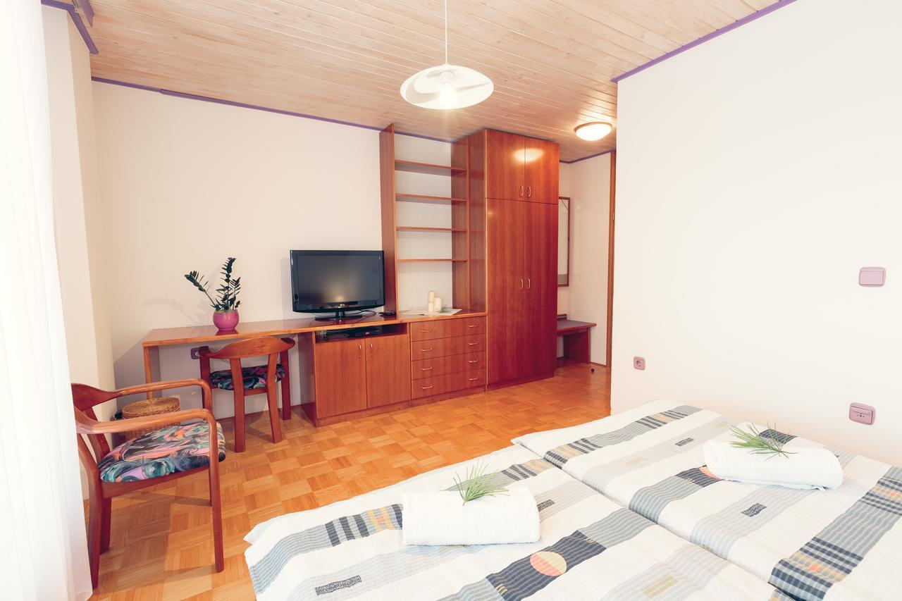 Hotel Zupancicev Hram à Dragatuš Extérieur photo