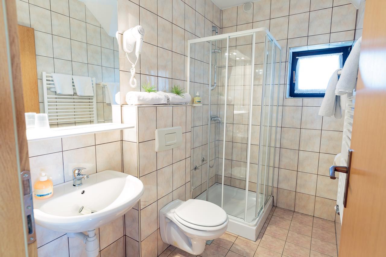 Hotel Zupancicev Hram à Dragatuš Extérieur photo