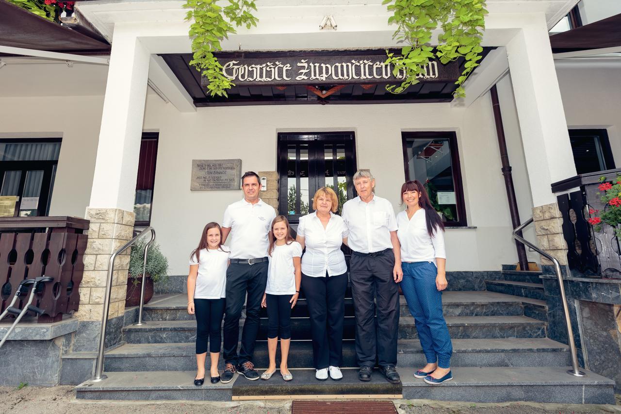 Hotel Zupancicev Hram à Dragatuš Extérieur photo